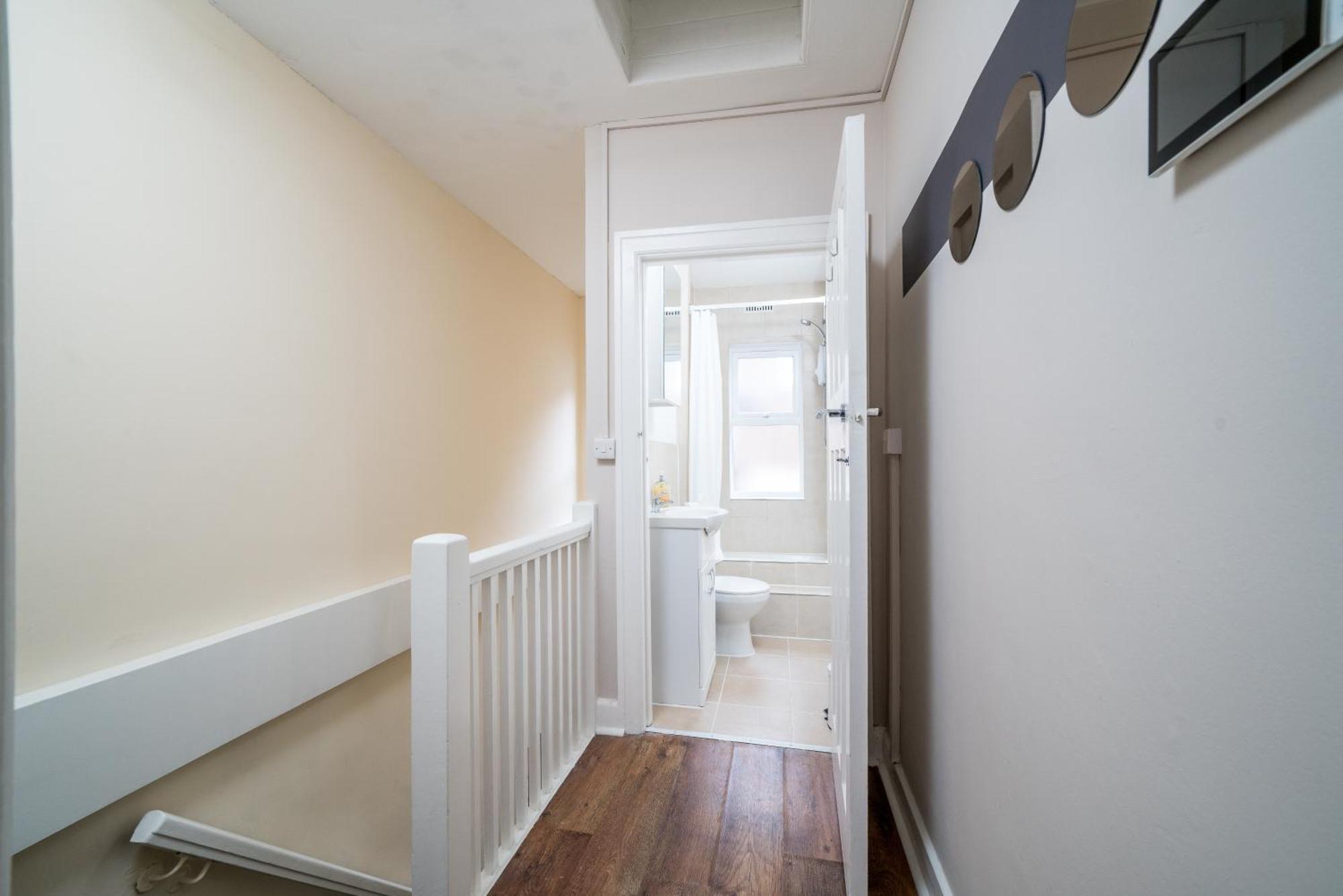 Stylish Apartment In The Heart Of Kingston Town Centre Кінгстон-на-Темзі Екстер'єр фото